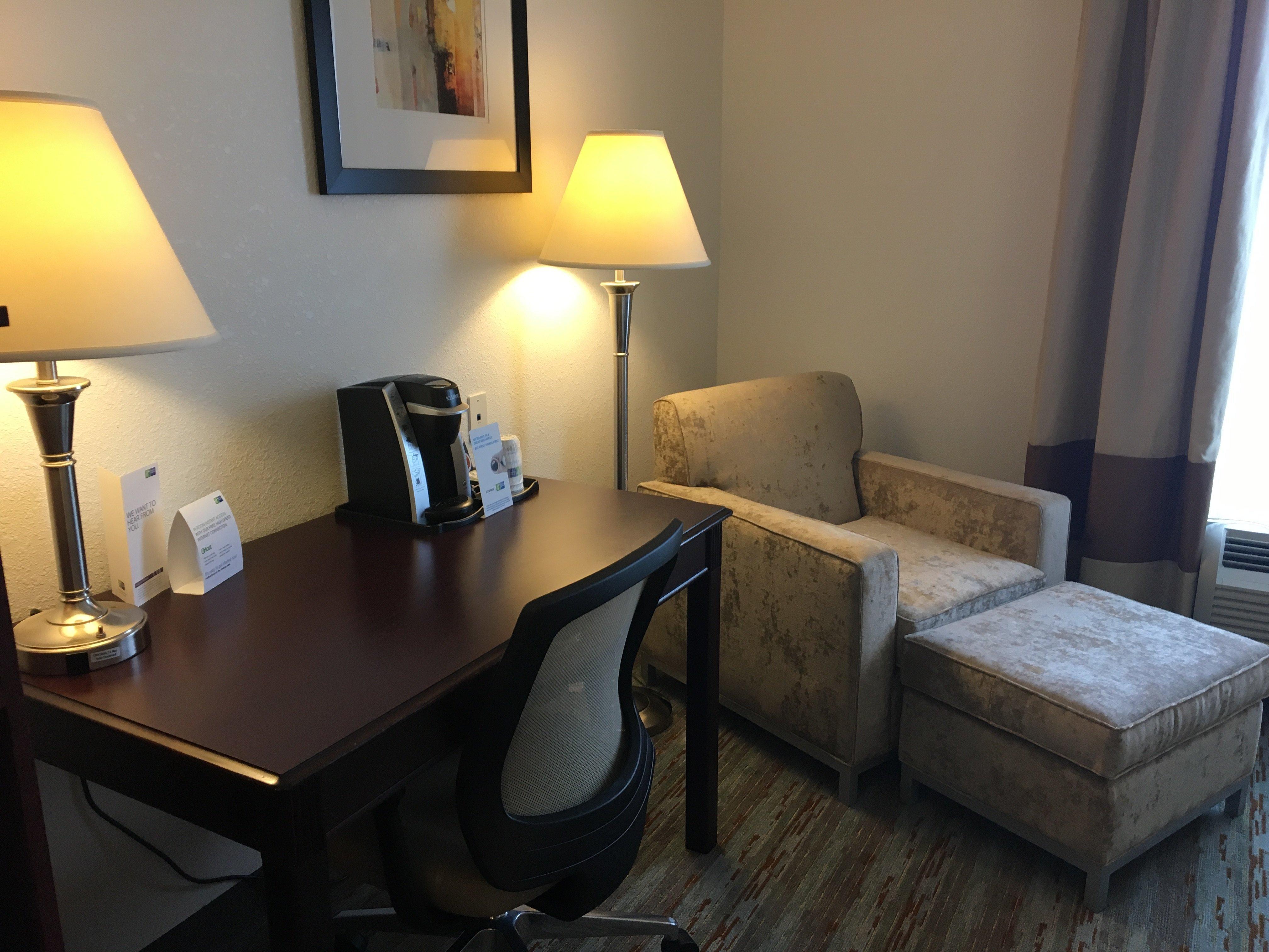 Holiday Inn Express West Jefferson By Ihg Exterior foto